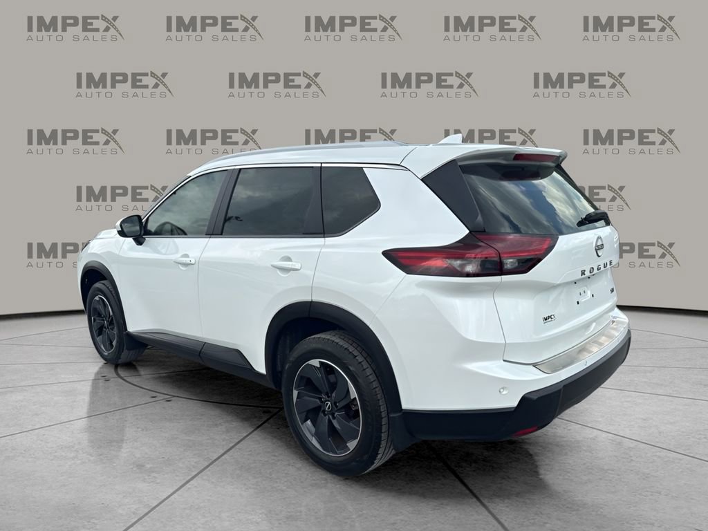 Used 2024 Nissan Rogue SV w/ SV Premium Package FWD image 3