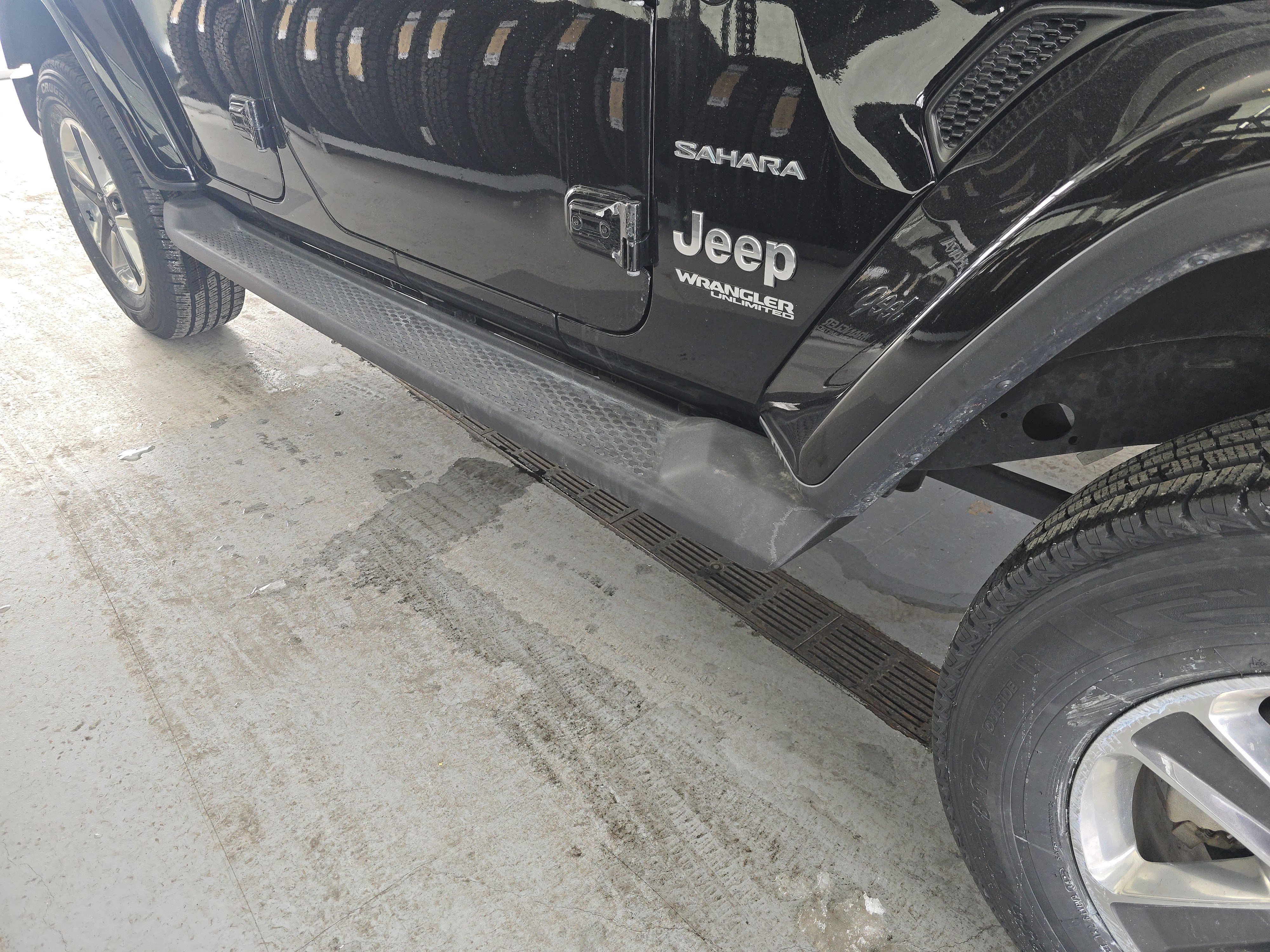 Used 2020 Jeep Wrangler Unlimited Sahara image 14