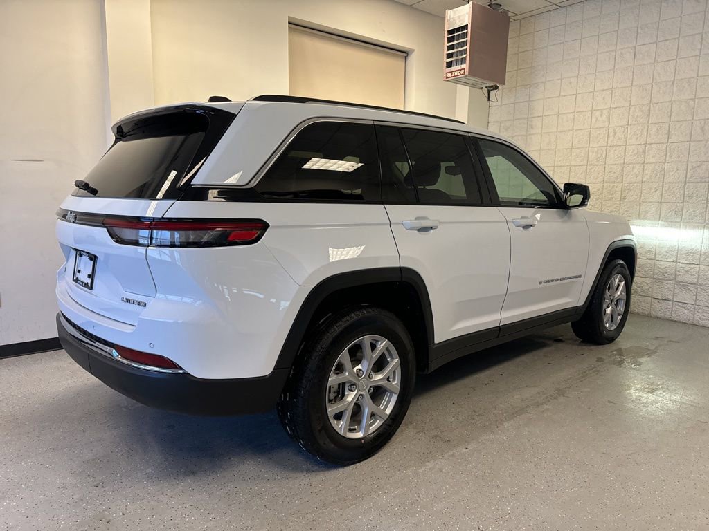 Used 2023 Jeep Grand Cherokee Limited w/ Trailer Tow Prep Group (B) image 45