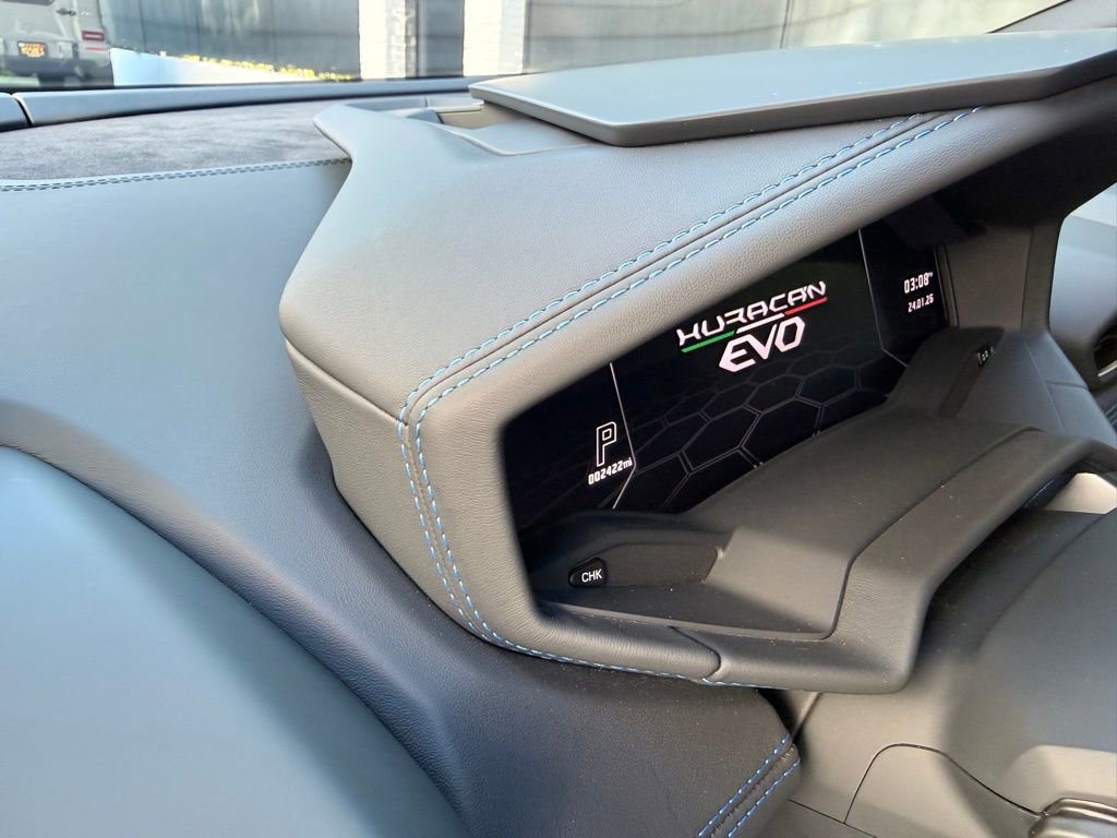 Used 2023 Lamborghini Huracan EVO image 26