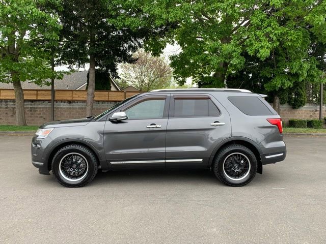 Used 2019 Ford Explorer Platinum AWD/4WD image 2
