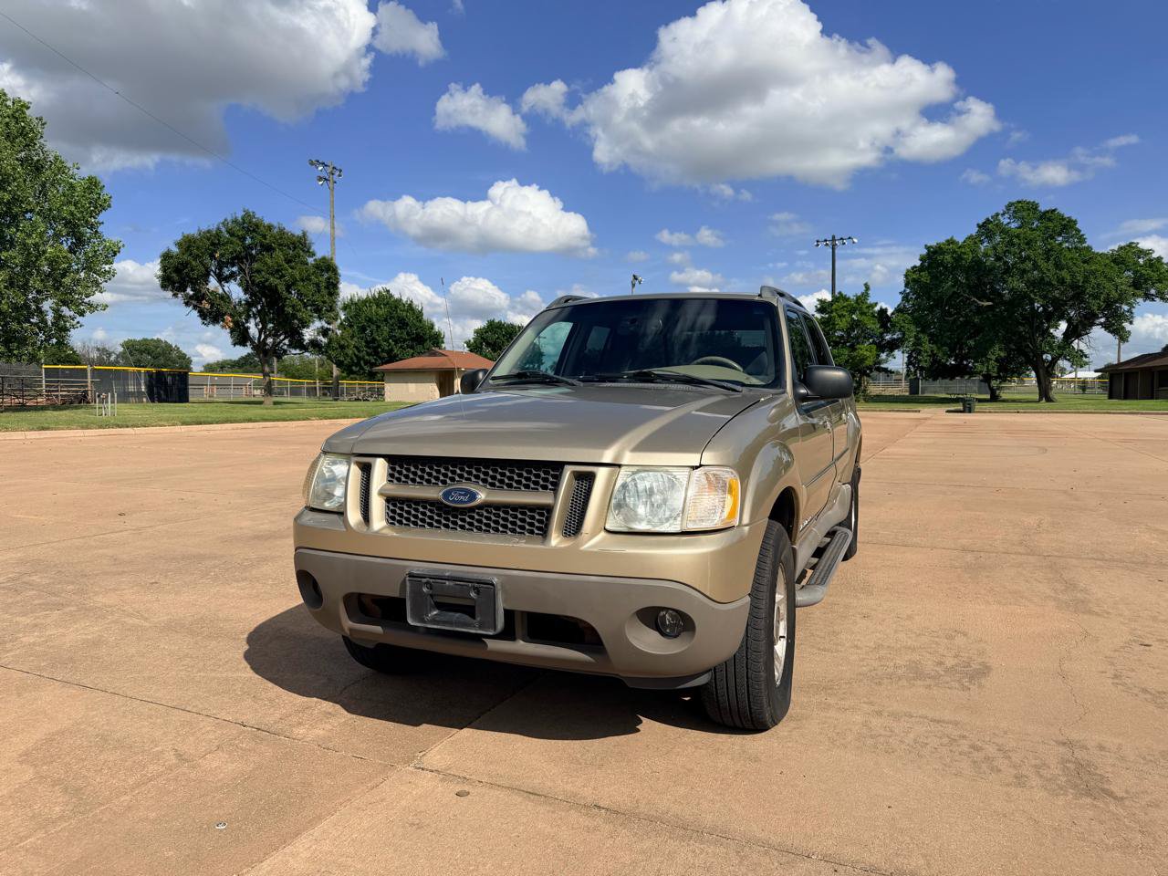 Used 2002 Ford Explorer Sport Trac 2WD image 4