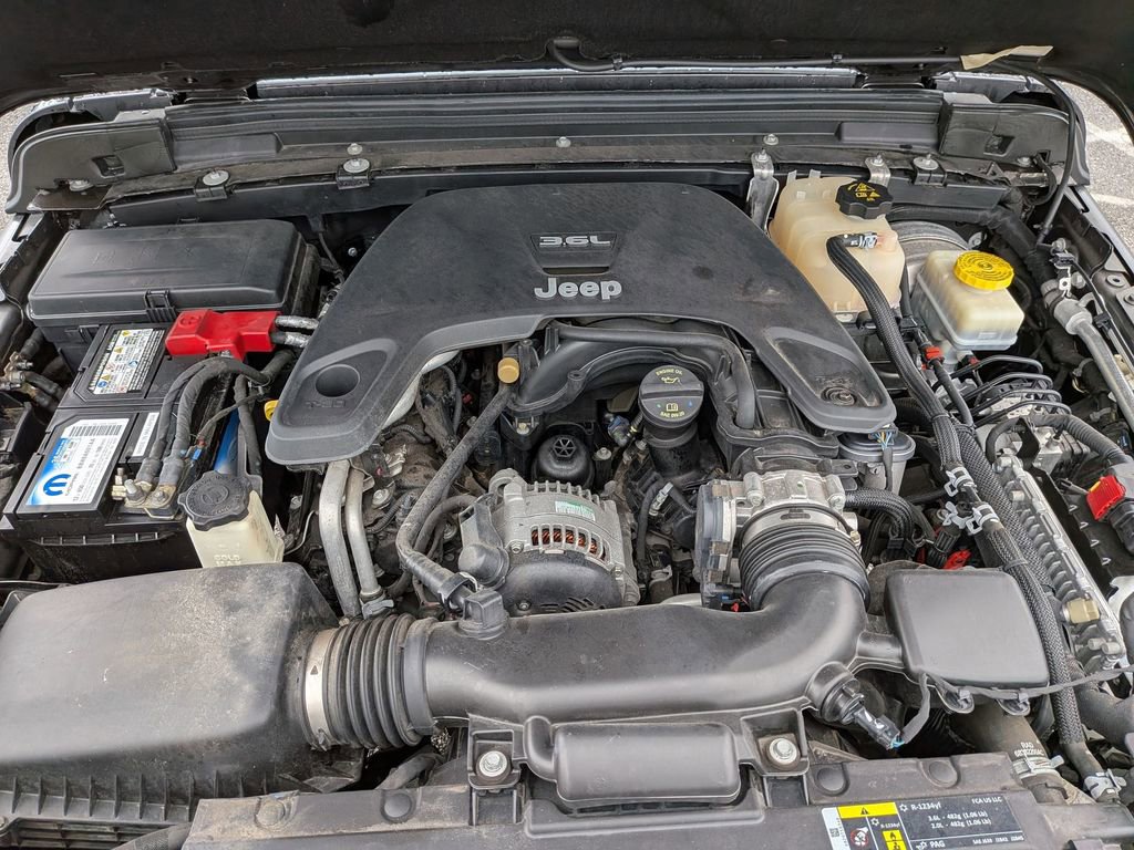 Used 2018 Jeep Wrangler Sport AWD/4WD image 12