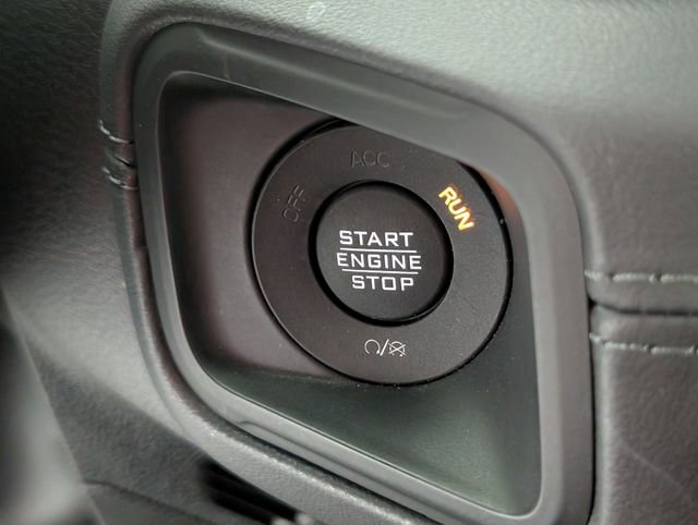 Used 2025 Jeep Wrangler Unlimited Sahara image 22