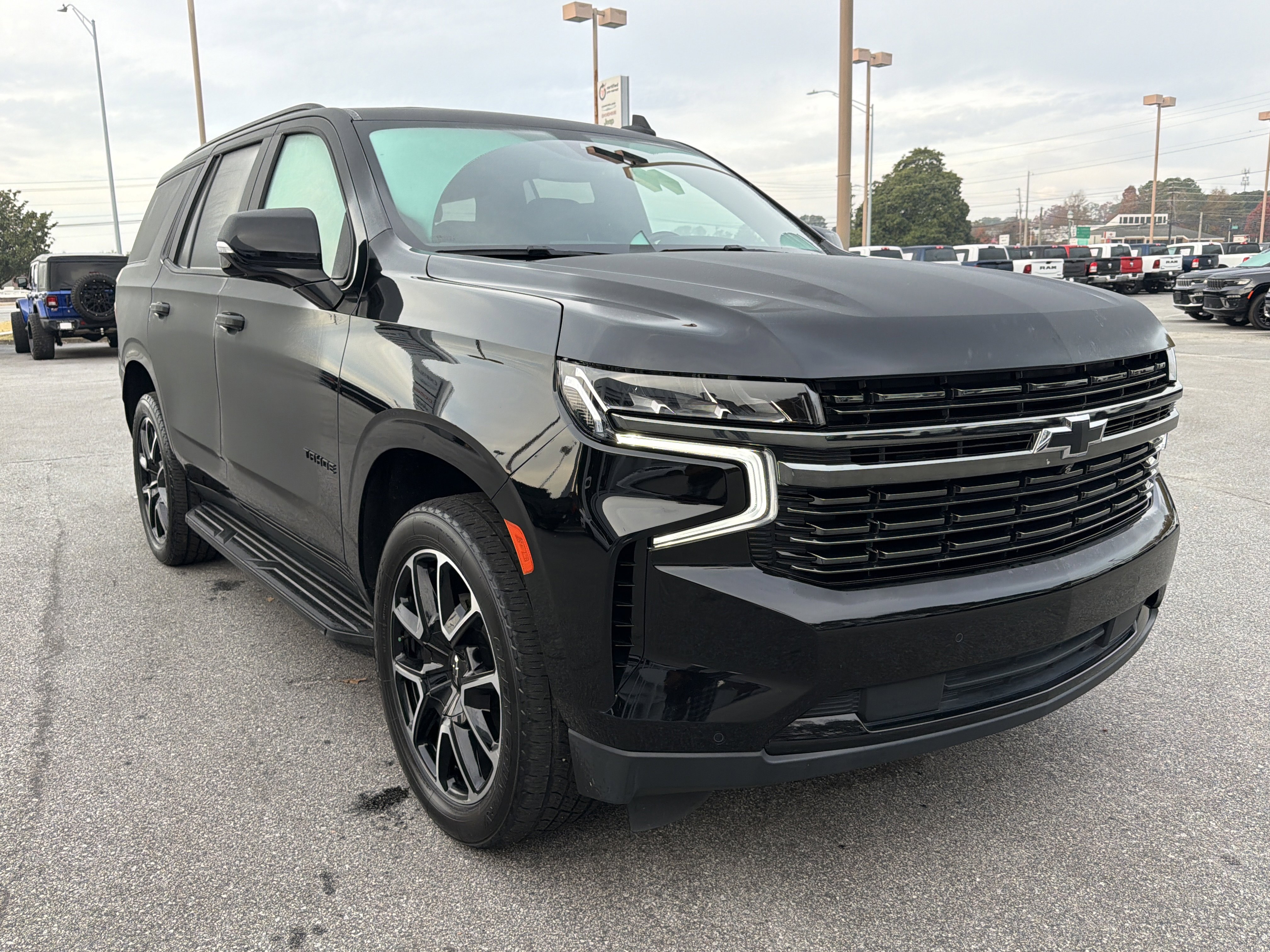 Used 2021 Chevrolet Tahoe RST w/ Luxury Package image 4