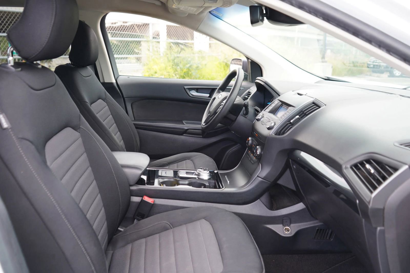 Used 2019 Ford Edge SE image 20