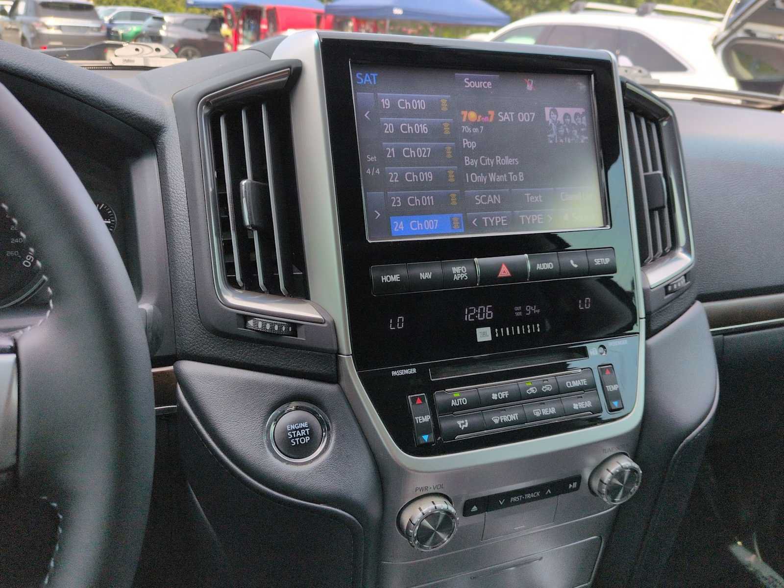 Used 2018 Toyota Land Cruiser AWD/4WD image 30