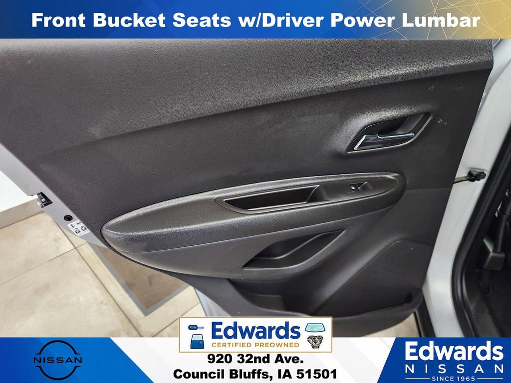 Used 2021 Chevrolet Trax LT AWD/4WD image 14