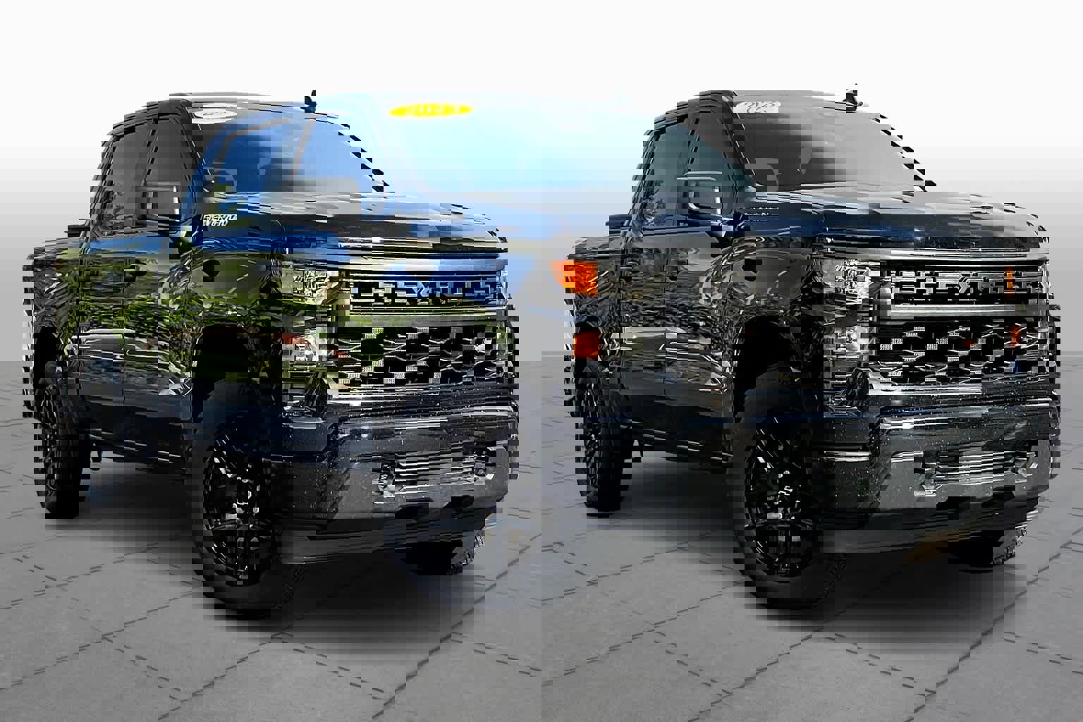 Used 2023 Chevrolet Silverado 1500 Custom image 3