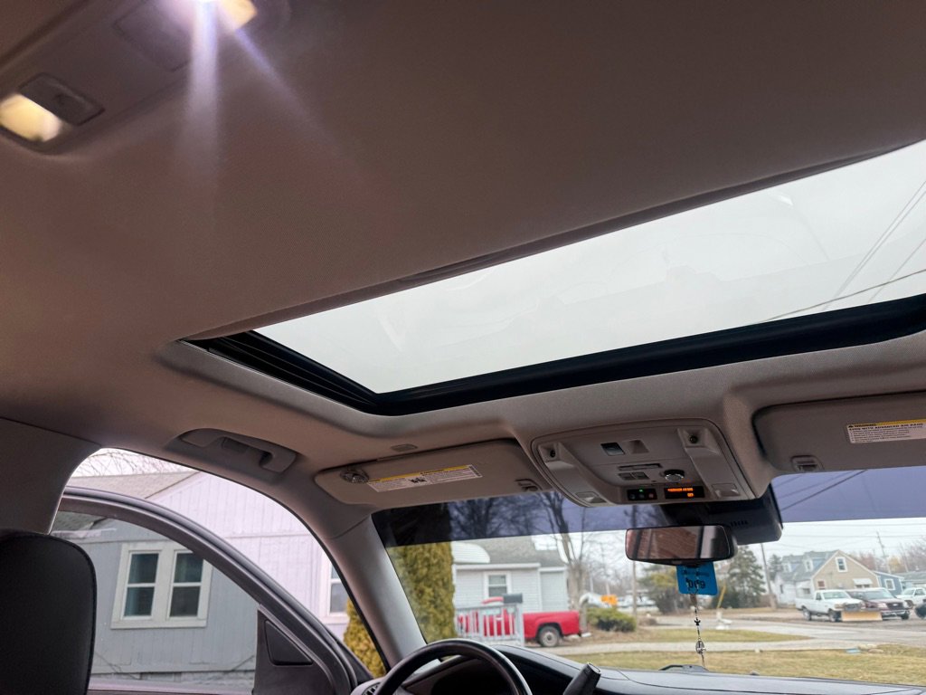 Used 2020 Cadillac Escalade Luxury w/ Escalade Sport Edition image 22