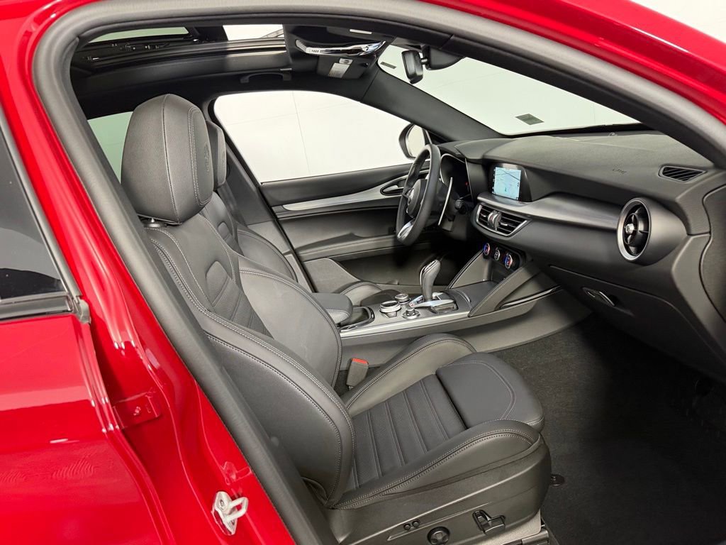 Used 2025 Alfa Romeo Stelvio Sprint w/ Veloce Package image 34