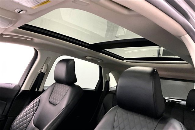 Used 2024 Ford Edge Titanium w/ Cold Weather Package image 38