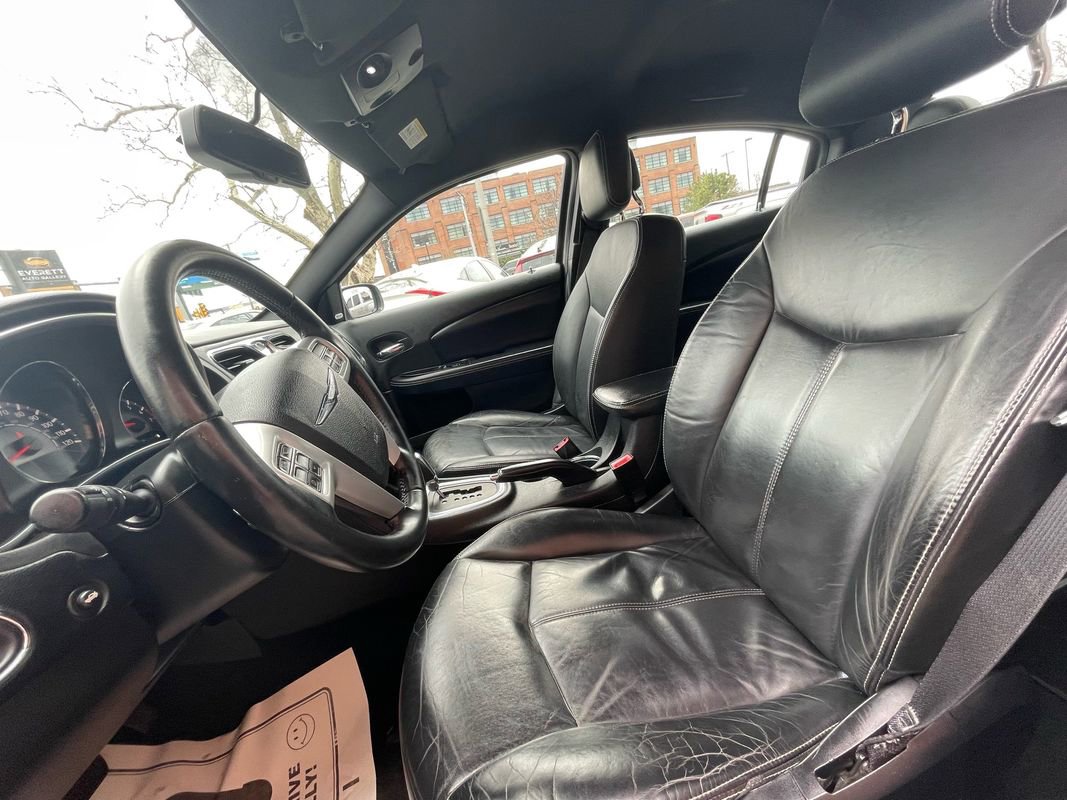 Used 2014 Chrysler 200 Limited image 11