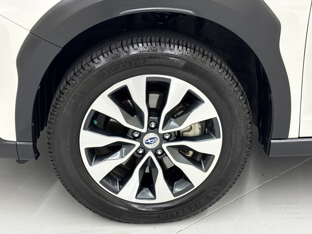 Used 2025 Subaru Outback Limited AWD/4WD image 11