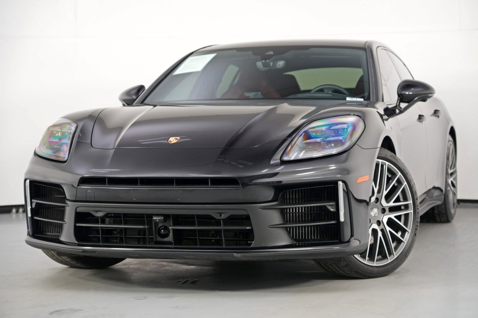 Used 2024 Porsche Panamera image 3