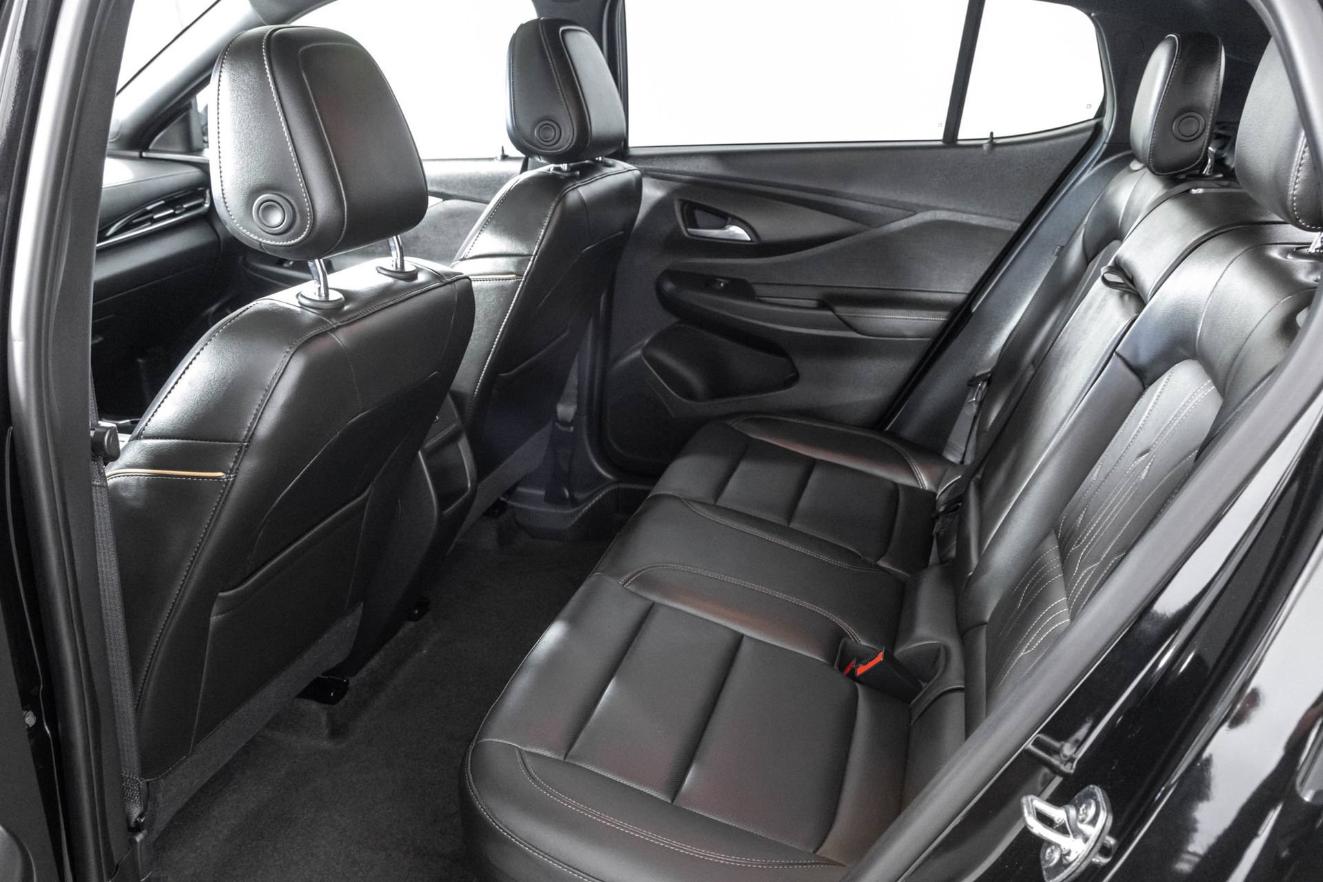 Used 2025 Buick Envista Avenir FWD image 36