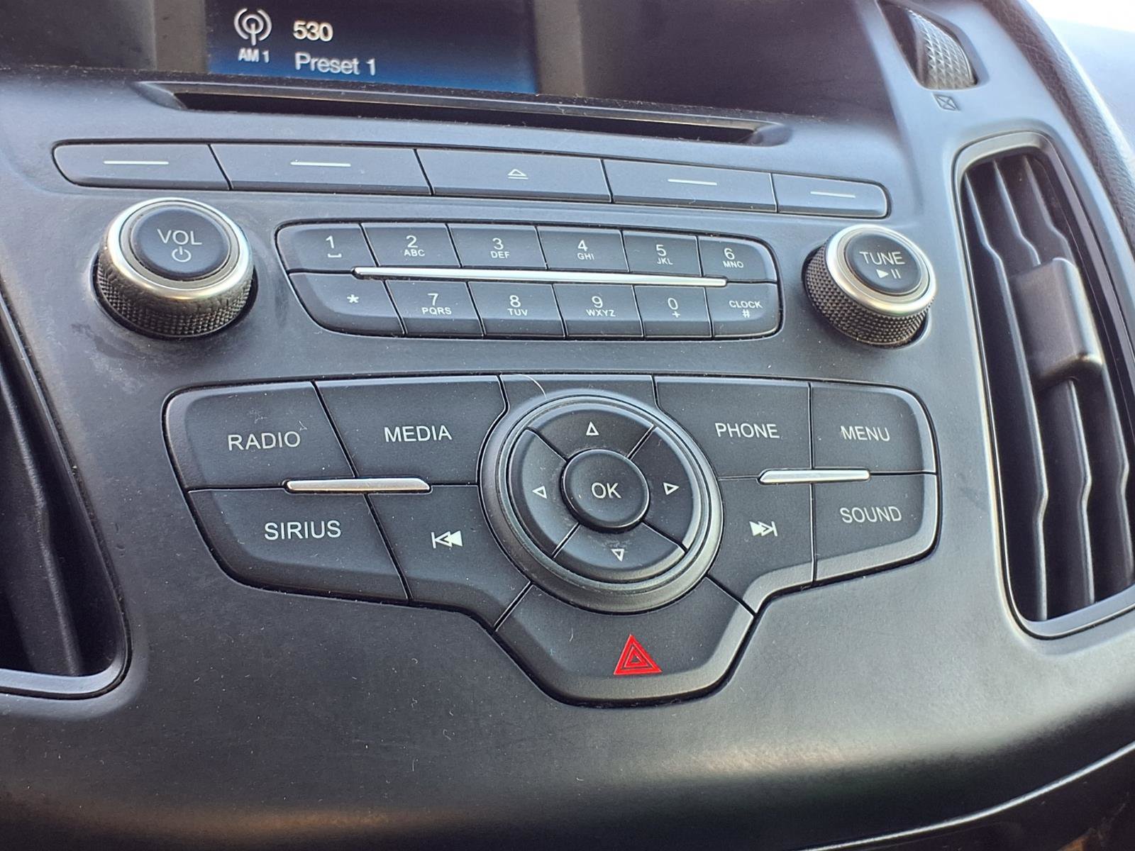 Used 2017 Ford Focus SE image 9