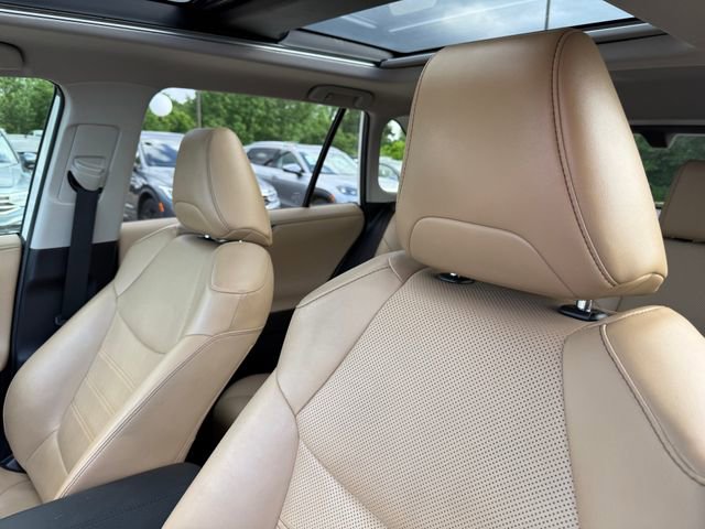 Used 2020 Toyota RAV4 Limited image 10