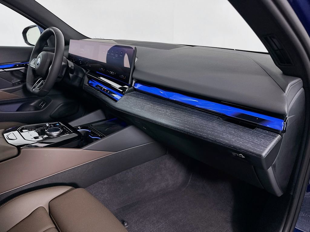 Used 2026 BMW i5 eDrive40 w/ M Sport Package image 30