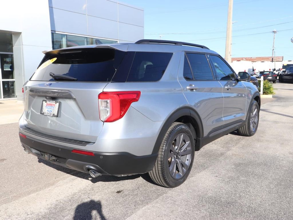 Used 2022 Ford Explorer XLT w/ Equipment Group 202A RWD image 13