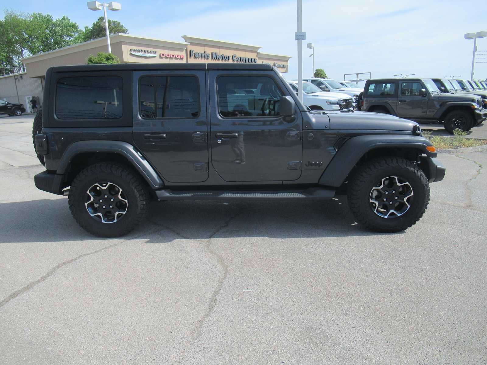Used 2025 Jeep Wrangler Sport S image 8