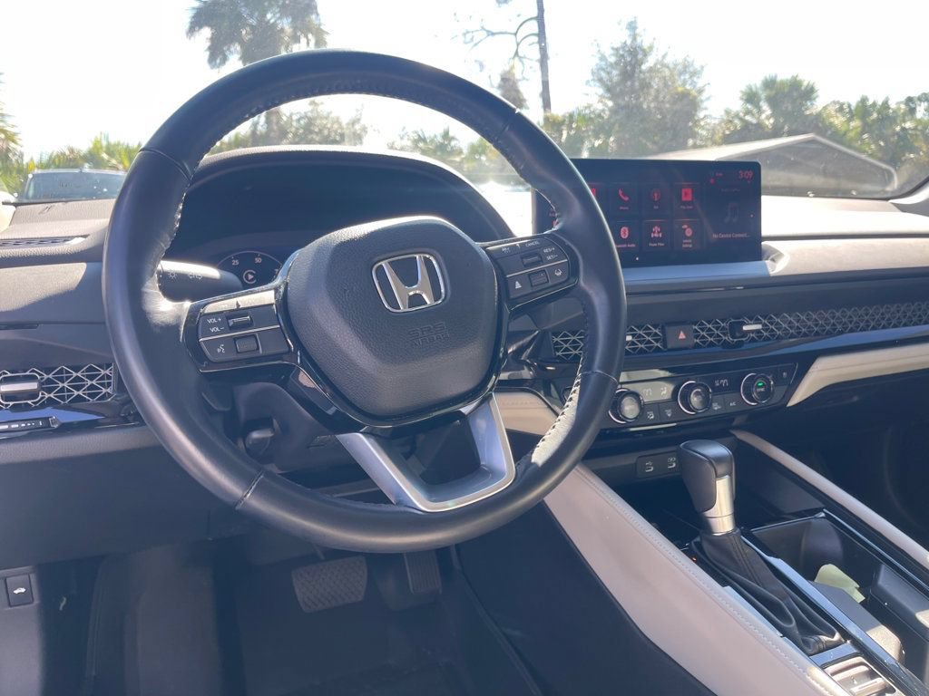 Used 2023 Honda Accord Touring image 14