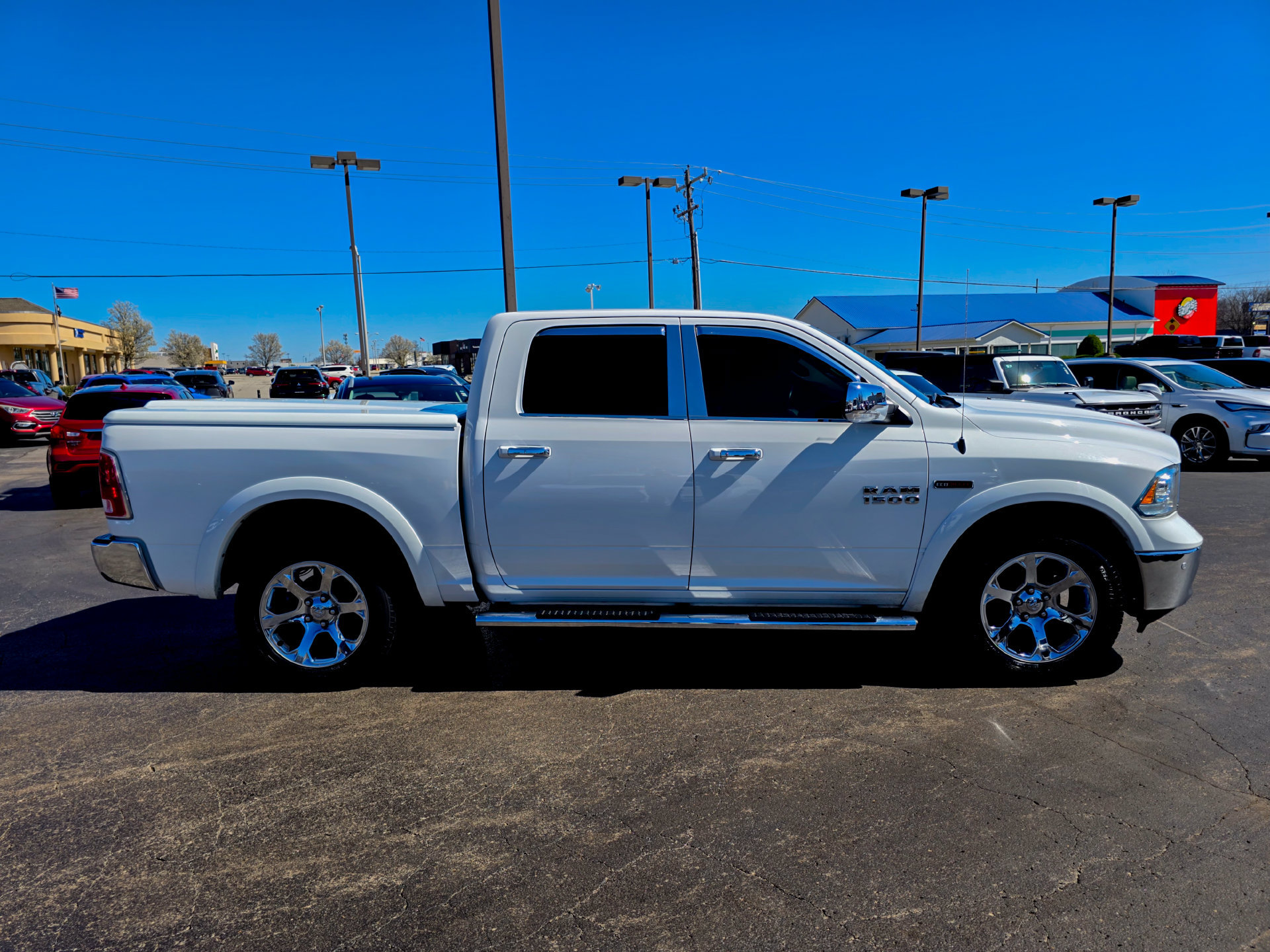 Used 2018 RAM 1500 Laramie w/ Convenience Group AWD/4WD image 14