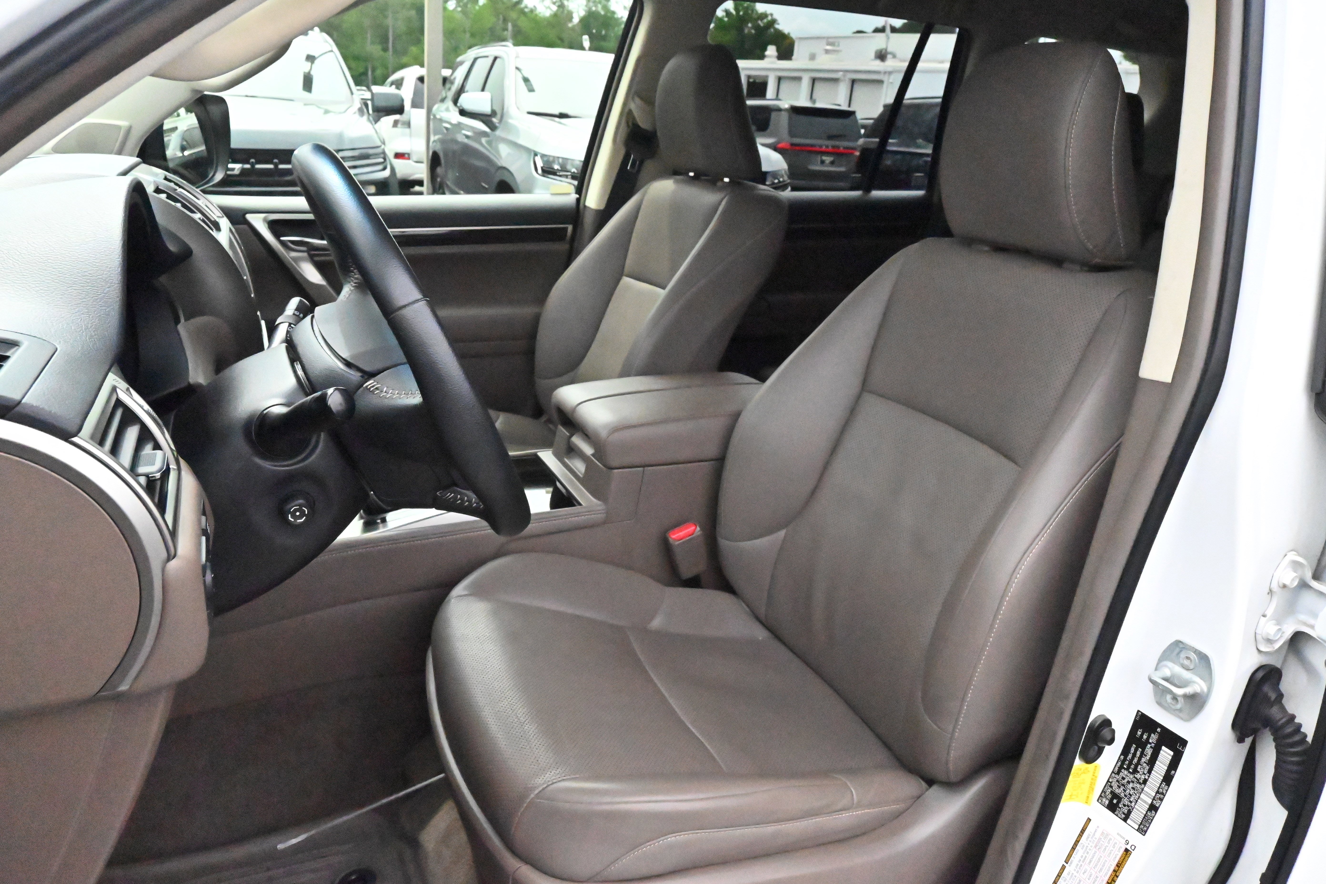 Used 2017 Lexus GX 460 AWD/4WD image 7