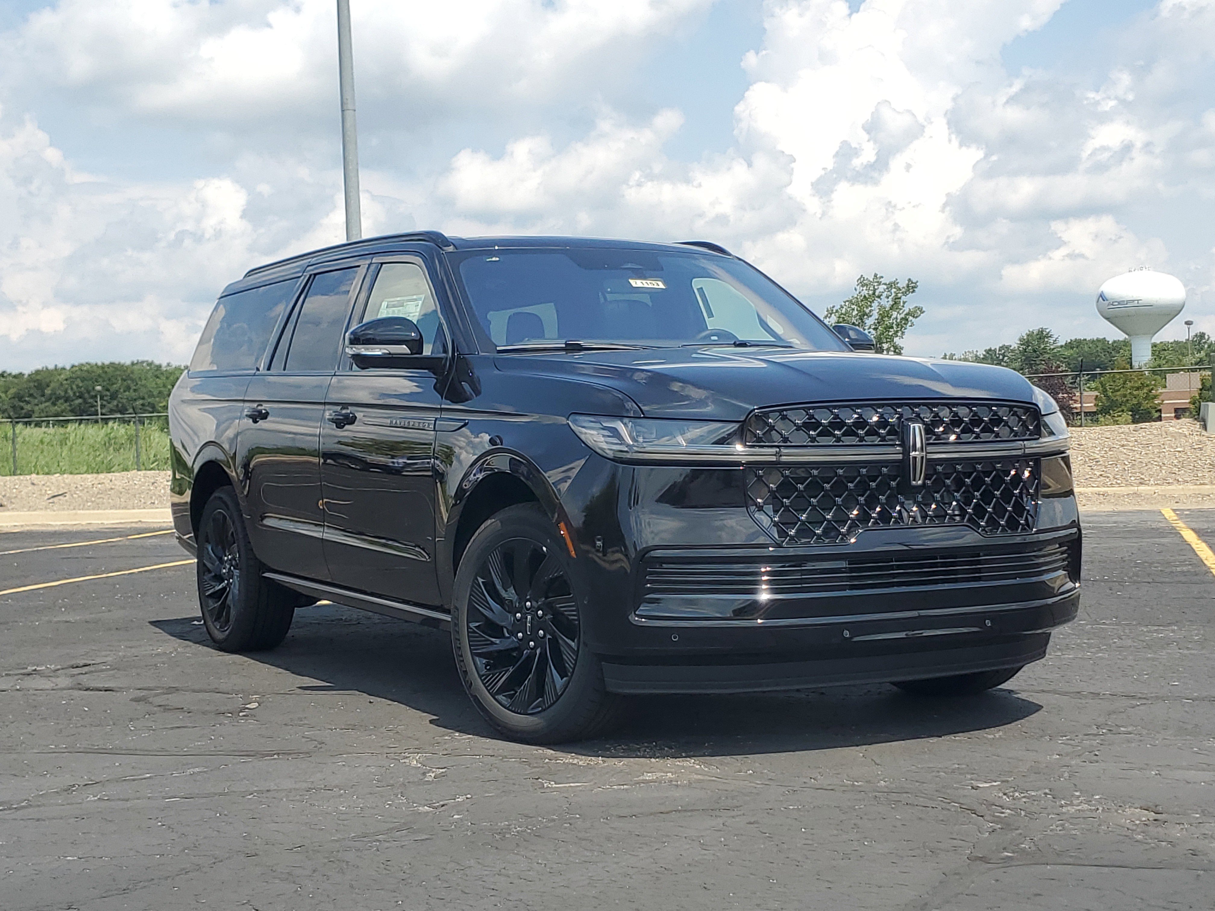 New 2025 Lincoln Navigator L Reserve w/ Jet Appearance Package image 1