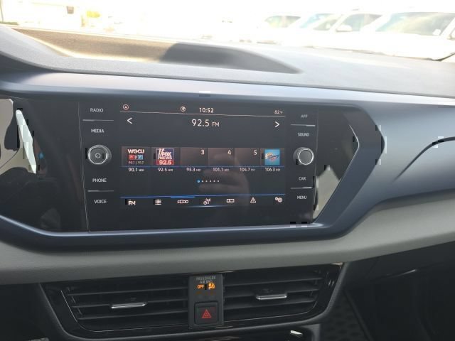 Certified 2023 Volkswagen Taos SE w/ Black Wheel Package FWD image 11