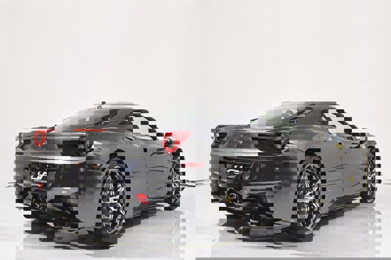 Used 2013 Ferrari 458 Italia Coupe RWD image 10