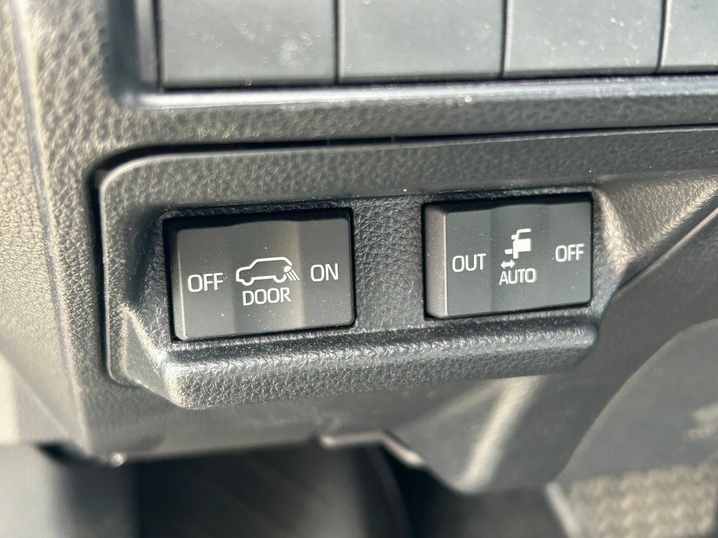 Certified 2025 Toyota 4Runner Platinum AWD/4WD image 29