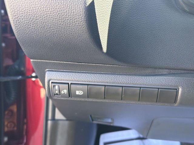 Used 2025 Toyota Corolla LE image 17
