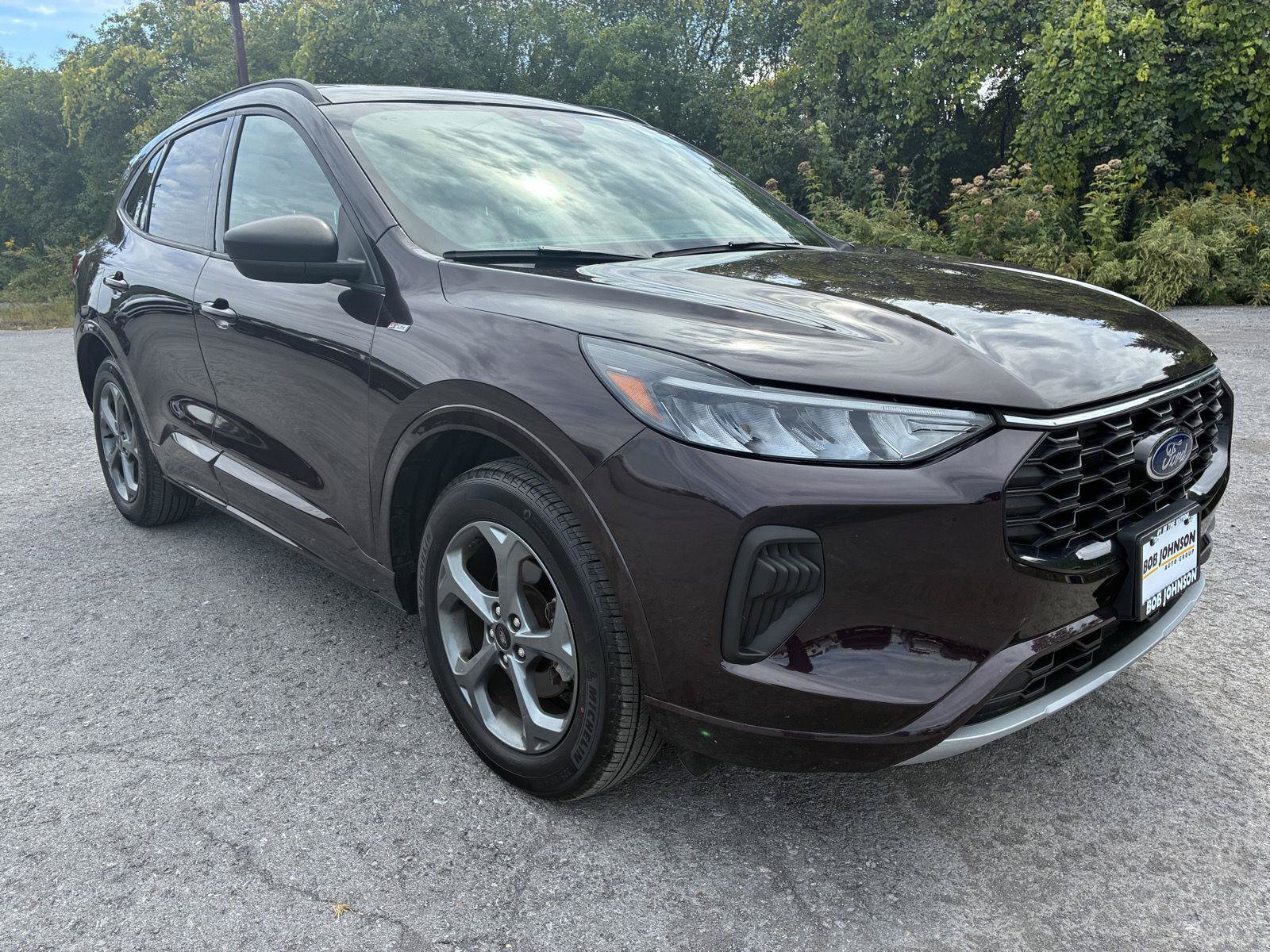 Used 2023 Ford Escape ST-Line w/ Tech Pack #1 AWD/4WD image 1