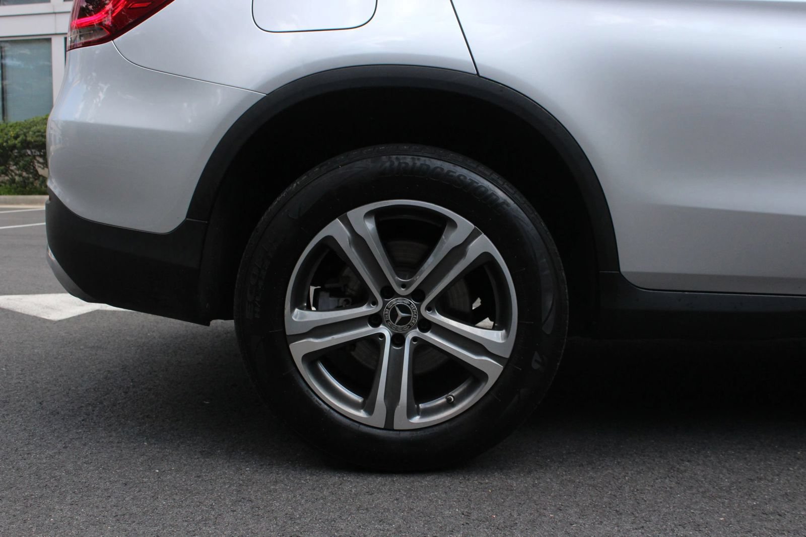 Used 2020 Mercedes-Benz GLC 300 4MATIC w/ Multimedia Package image 5