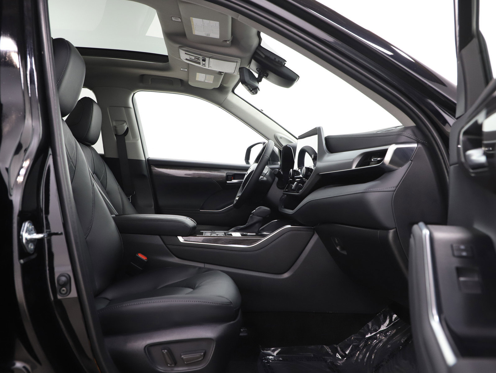 Used 2025 Toyota Highlander Platinum image 11