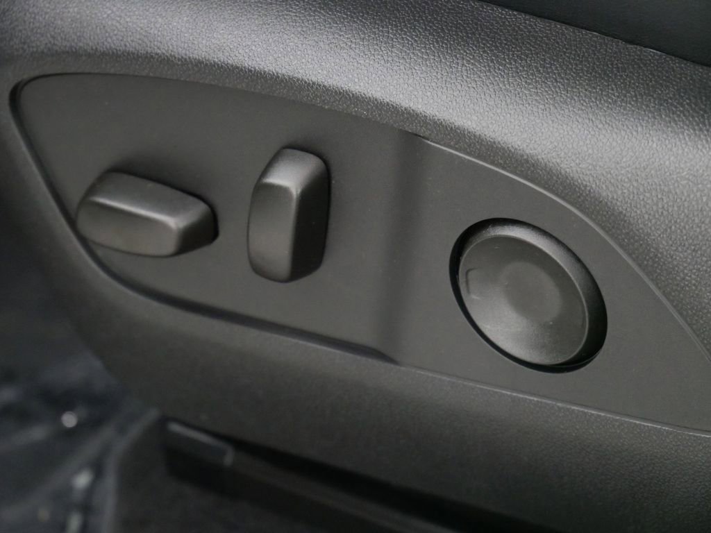 New 2026 GMC Acadia AT4 image 13