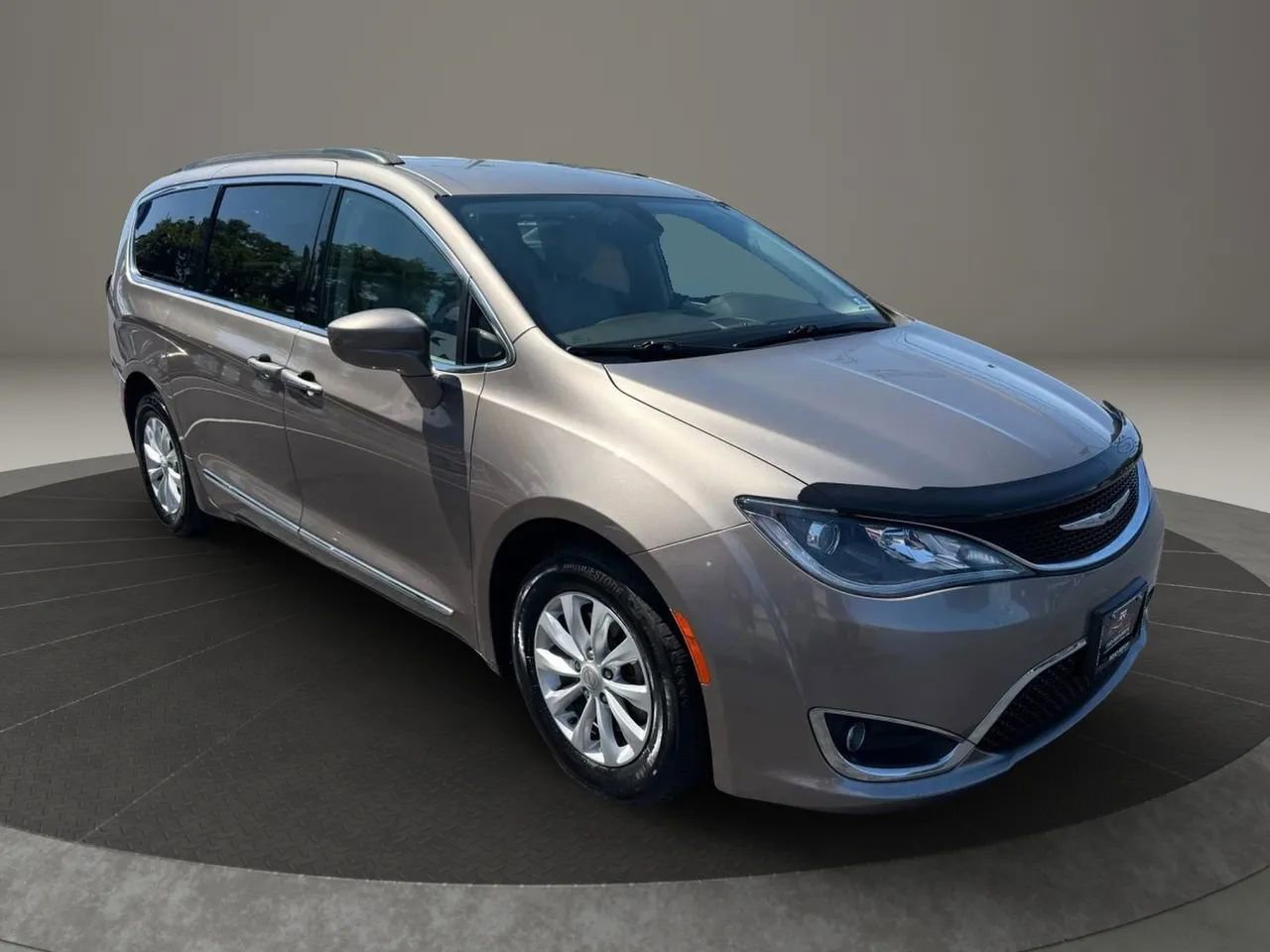 Used 2017 Chrysler Pacifica Touring-L image 5