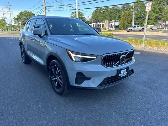 Certified 2025 Volvo XC40 B5 Core AWD/4WD image 6