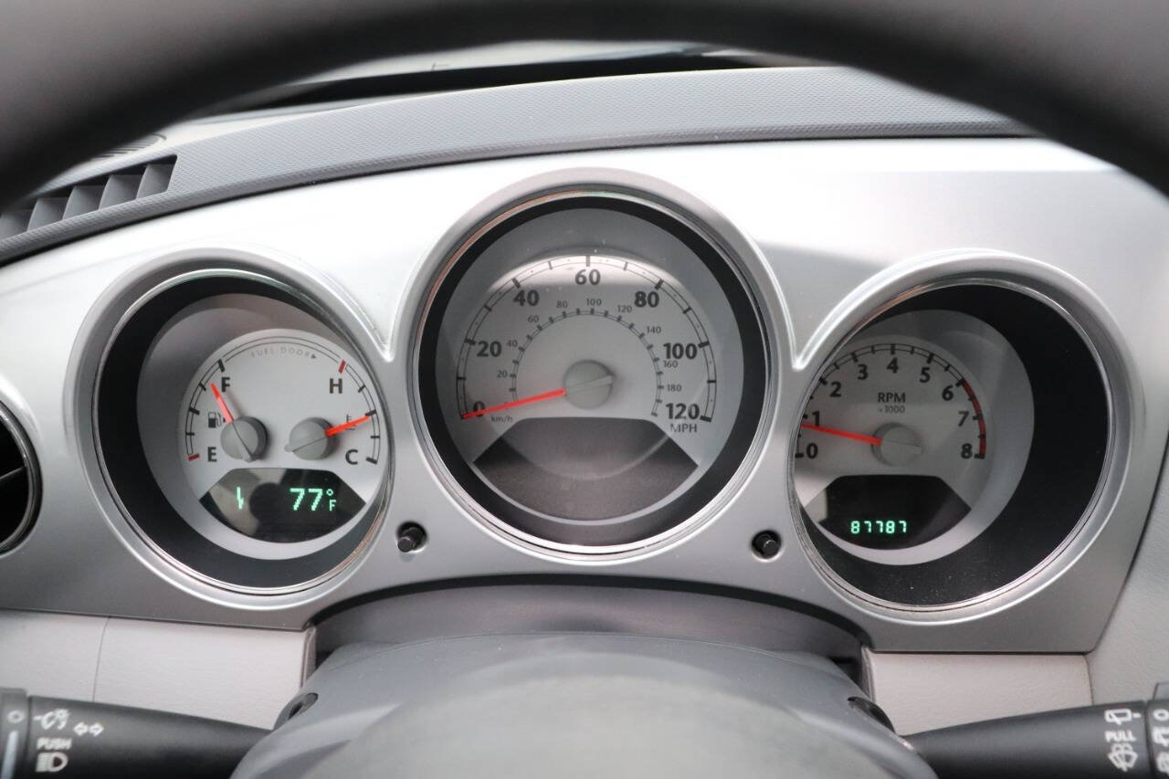 Used 2009 Chrysler PT Cruiser FWD image 19