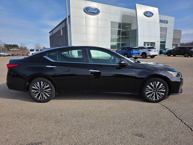 Used 2024 Nissan Altima 2.5 SV image 22