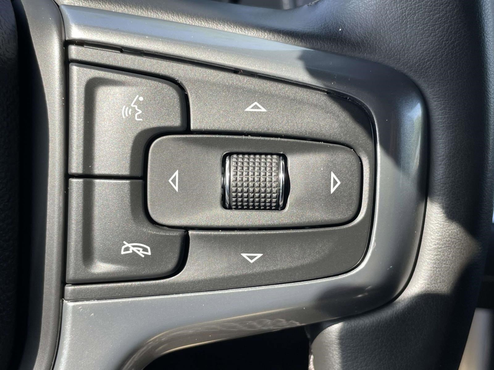 Used 2023 Chevrolet Suburban Premier AWD/4WD image 30