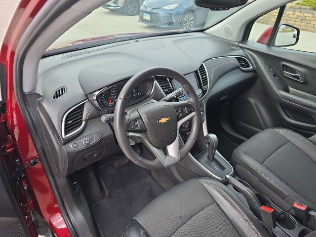 Used 2022 Chevrolet Trax LT w/ LT Convenience Package image 19