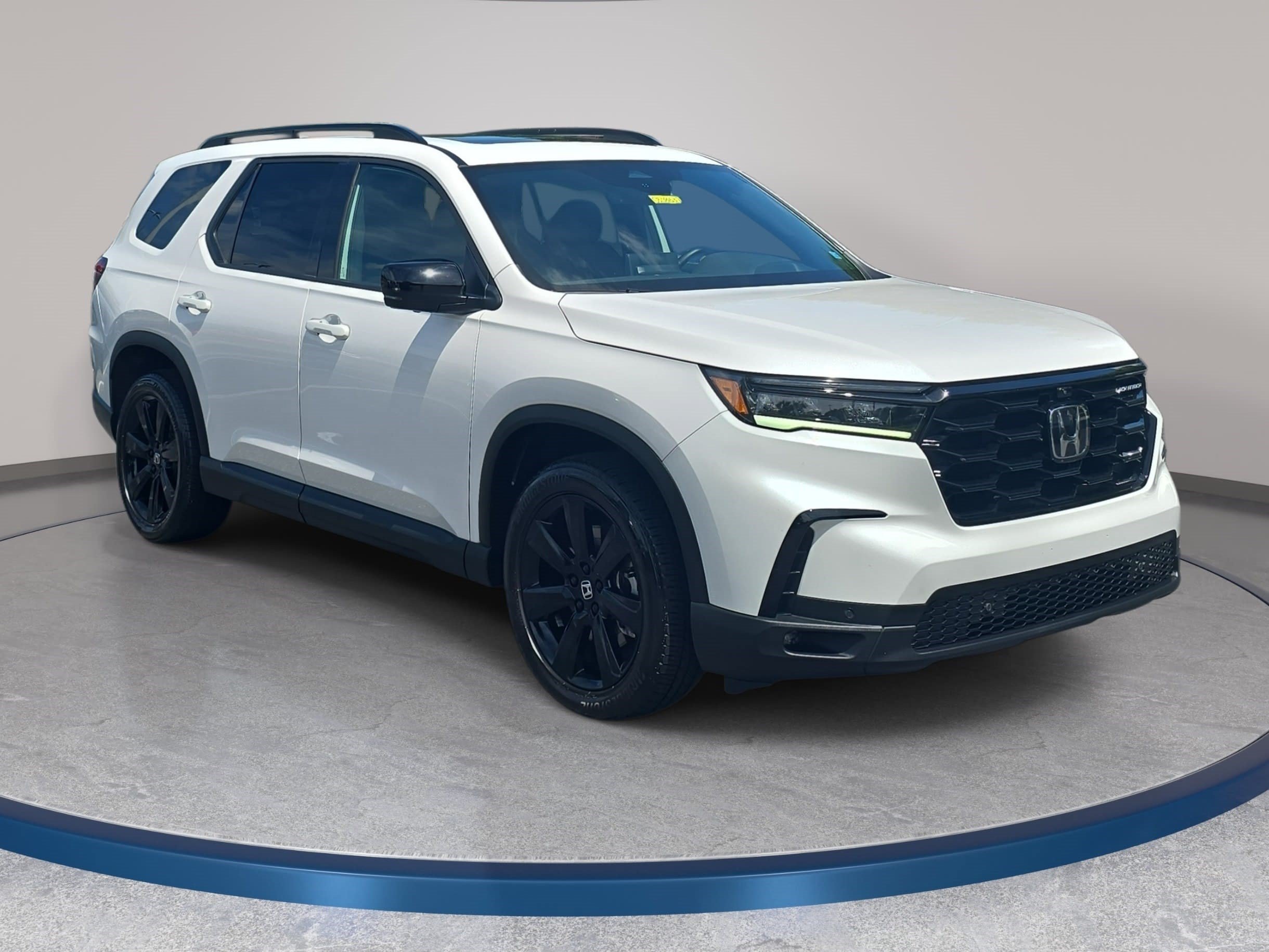 Used 2025 Honda Pilot Black Edition image 3
