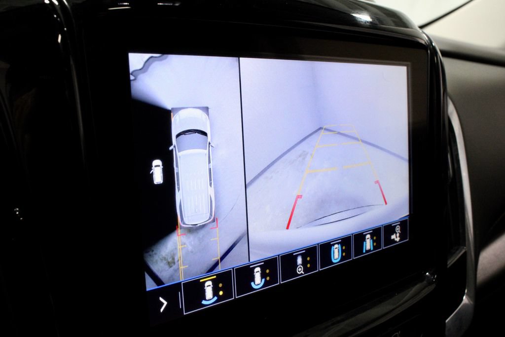 Used 2021 Chevrolet Traverse Premier w/ Redline Edition AWD/4WD image 2