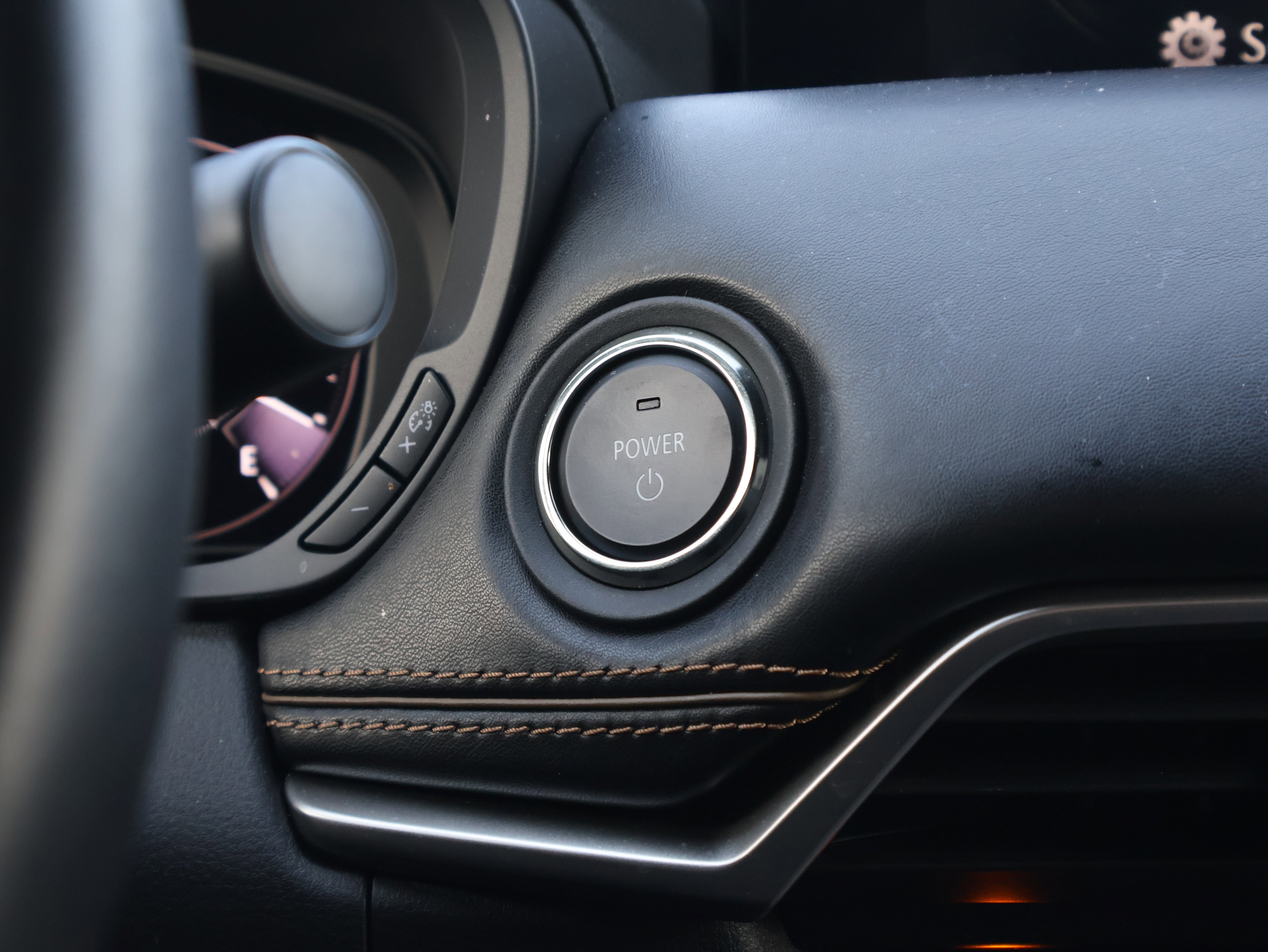 Certified 2025 MAZDA CX-70 Plug-In Hybrid w/ Premium Plus image 34