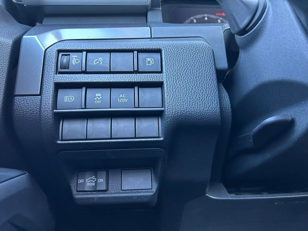 Used 2025 Toyota Tacoma TRD Sport image 16