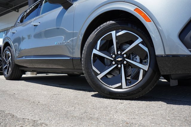 New 2025 Chevrolet Equinox EV LT image 10