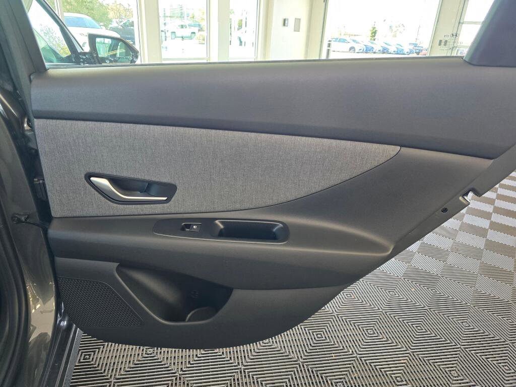 New 2026 Hyundai Elantra Limited image 39