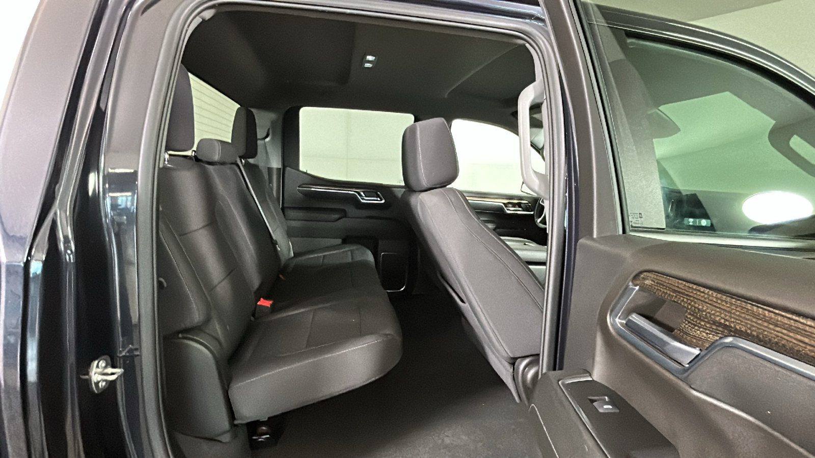 Used 2024 Chevrolet Silverado 1500 LT AWD/4WD image 36